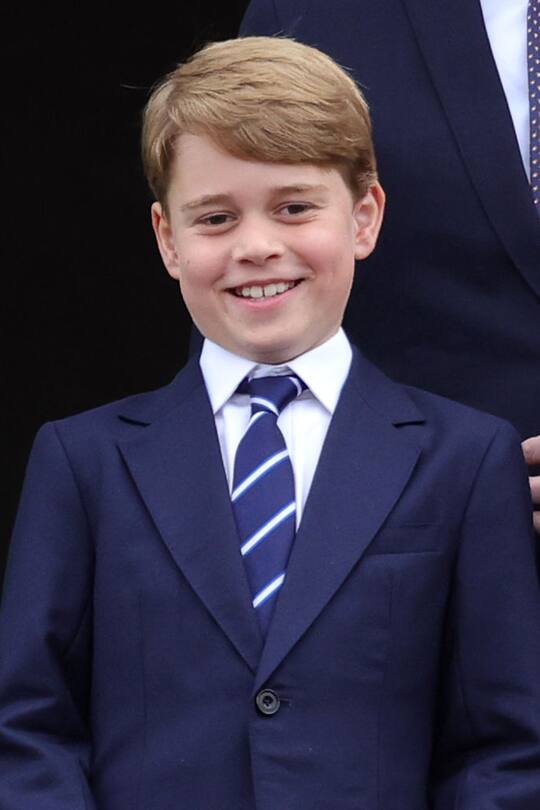 LONDON, ENGLAND - JUNE 05: Prince George of Cambridge on the balcony of Buckingham Palace during the Platinum Jubilee Pageant on June 05, 2022 in London, England. The Platinum Jubilee of Elizabeth II is being celebrated from June 2 to June 5, 2022, in the UK and Commonwealth to mark the 70th anniversary of the accession of Queen Elizabeth II on 6 February 1952.  (Photo by Chris Jackson/Getty Images)