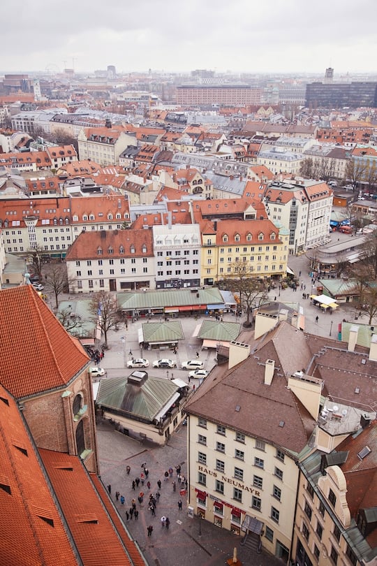 Blick vom «Alten Peter» auf den Viktualienmarkt.