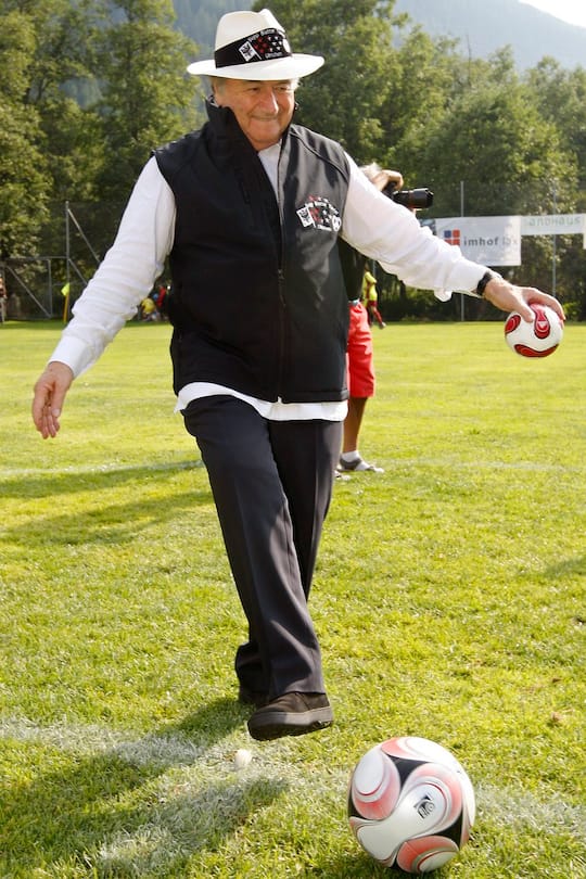 Sepp Blatter Lohn Frau Vermögen Fifa Fotos