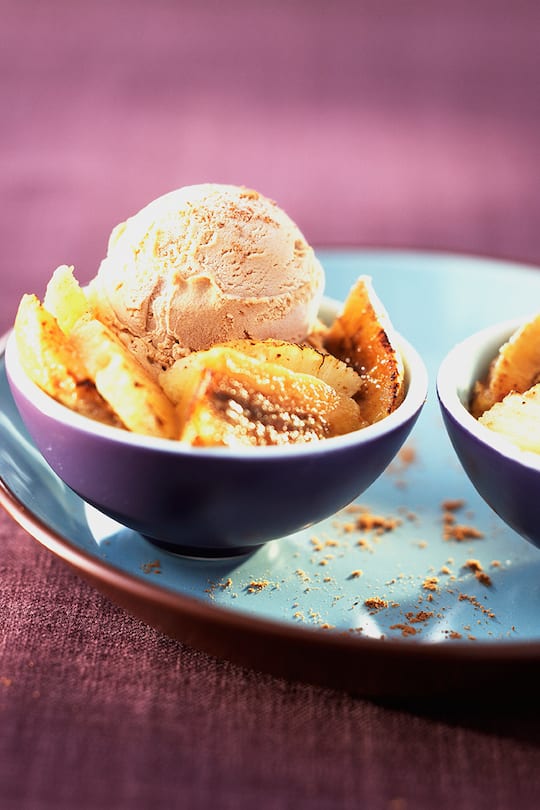 flambierte Ananas mit Anis und Glacé