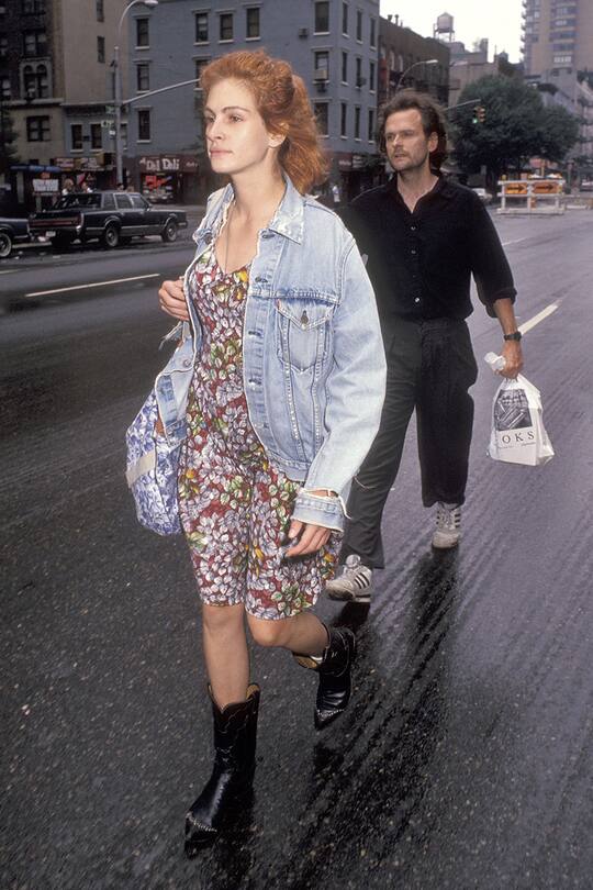 Julia Roberts mit Cowboystiefeln