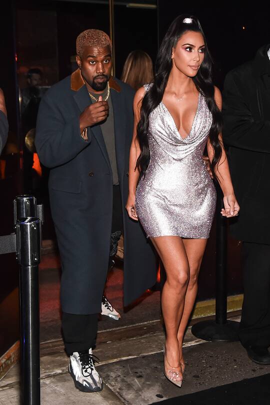 Kim Kardashian im Glitzerkleid