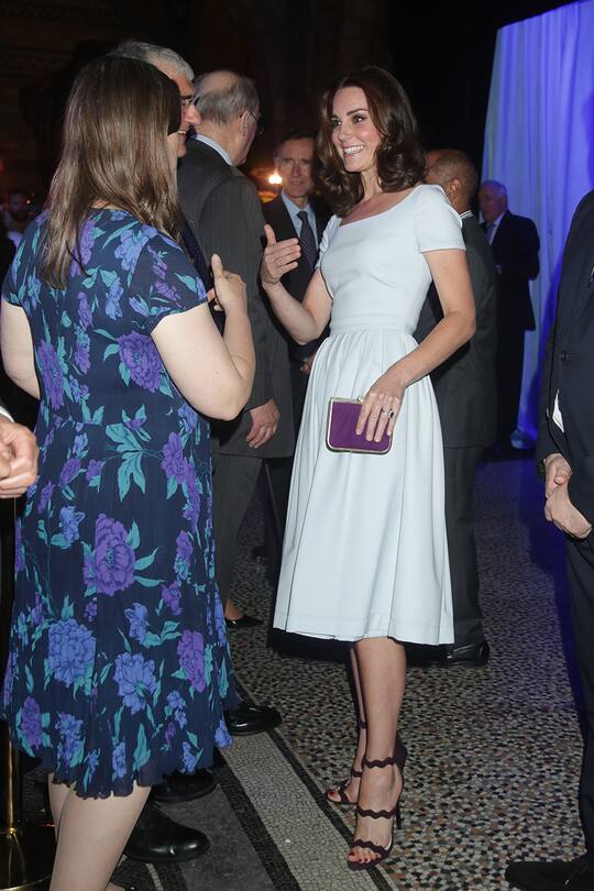 Kate Middleton mit rotem Nagellack