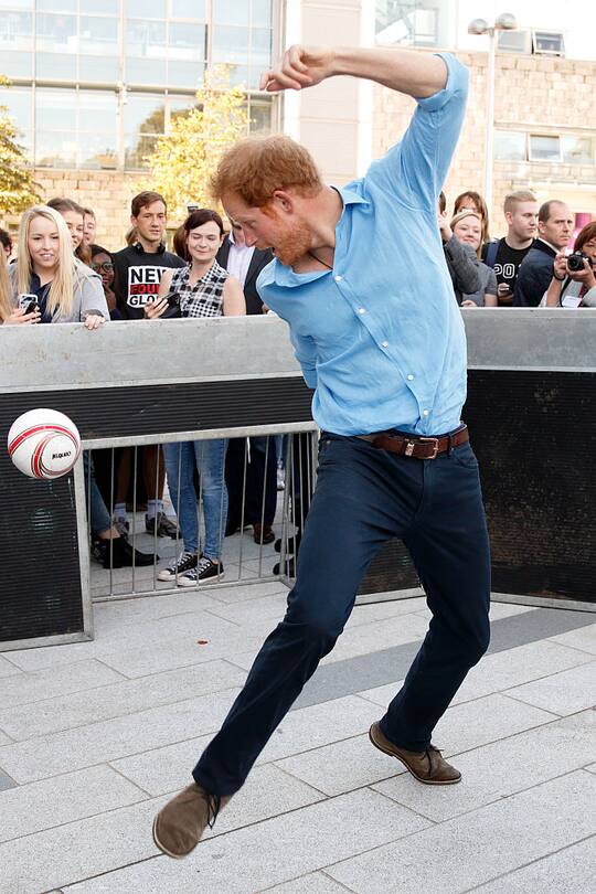 Prinz Harry beim Fussball
