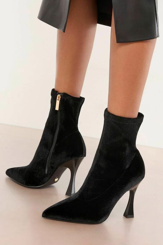 Sock Boots sind bequem und zaubern ultra lange Beine.