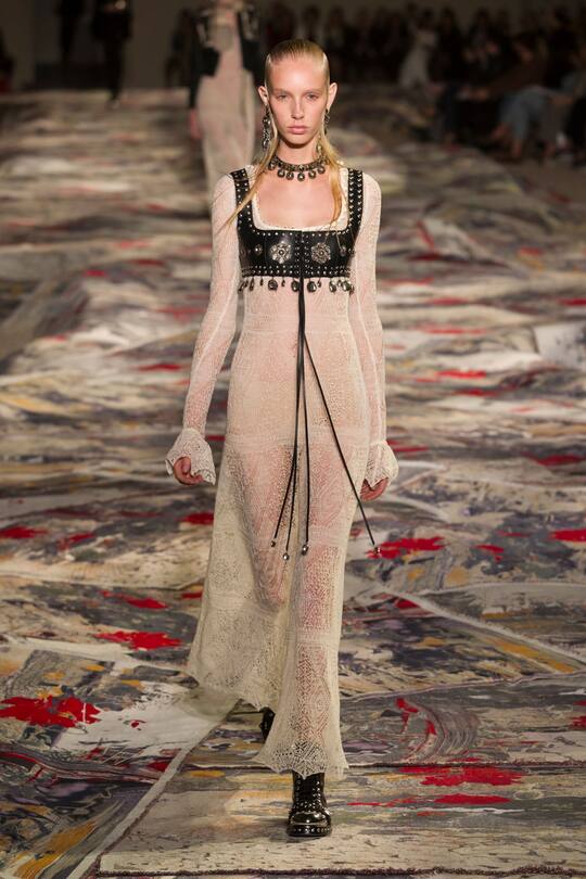 Alexander McQueen Spring Summer 2017 Paris Fashion Week