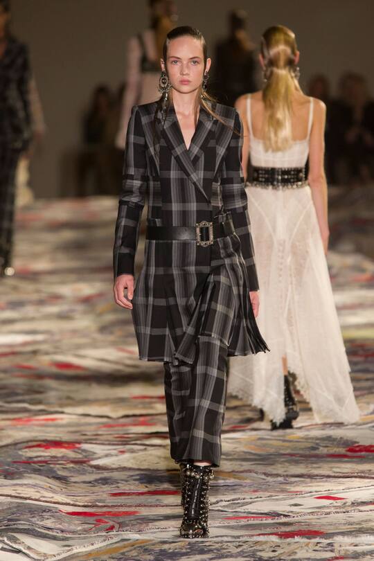 Alexander McQueen Spring Summer 2017 Paris Fashion Week