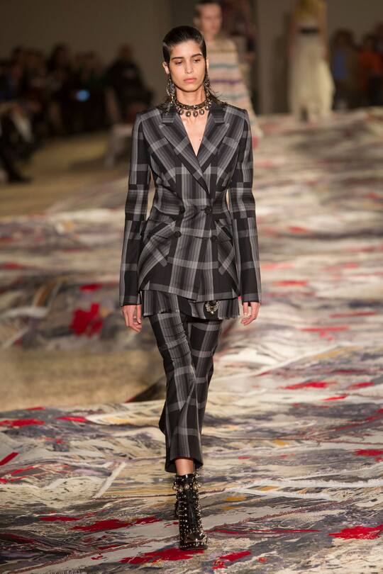 Alexander McQueen Spring Summer 2017 Paris Fashion Week