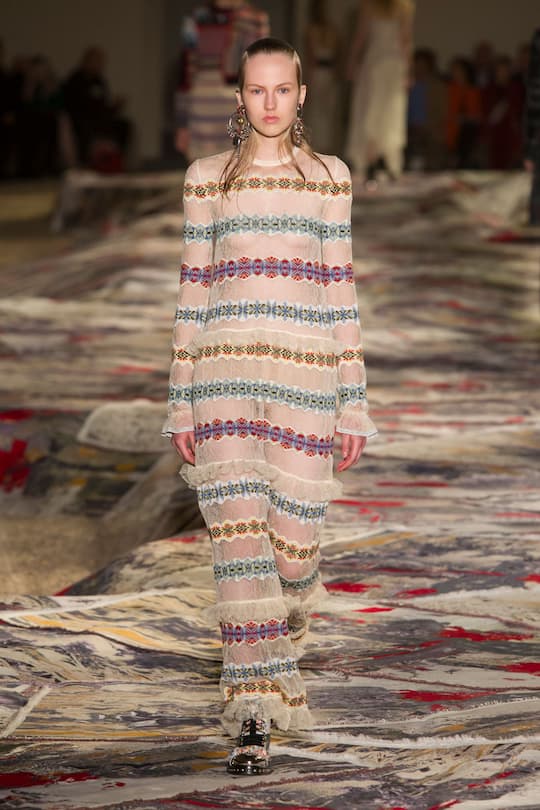 Alexander McQueen Spring Summer 2017 Paris Fashion Week