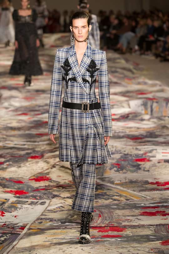 Alexander McQueen Spring Summer 2017 Paris Fashion Week