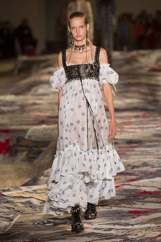 Alexander McQueen Spring Summer 2017 Paris Fashion Week