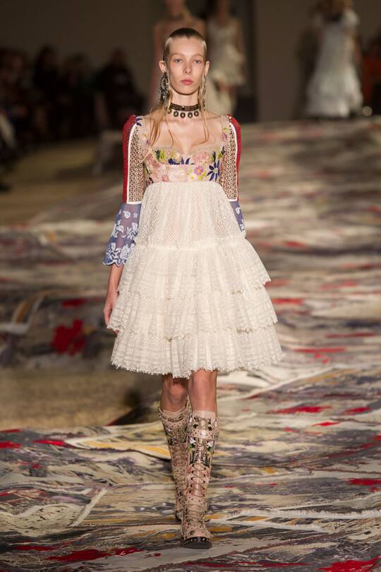 Alexander McQueen Spring Summer 2017 Paris Fashion Week