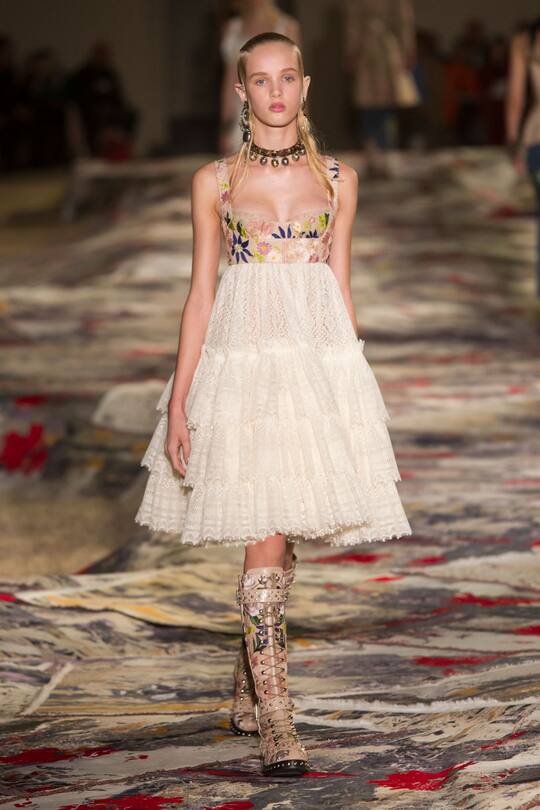 Alexander McQueen Spring Summer 2017 Paris Fashion Week