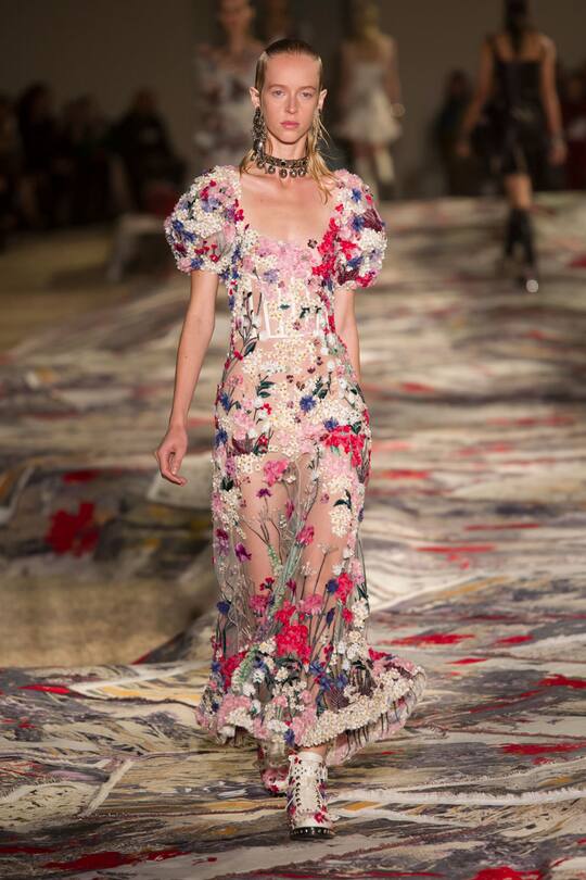 Alexander McQueen Spring Summer 2017 Paris Fashion Week