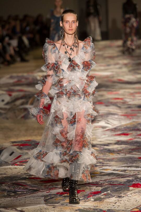 Alexander McQueen Spring Summer 2017 Paris Fashion Week