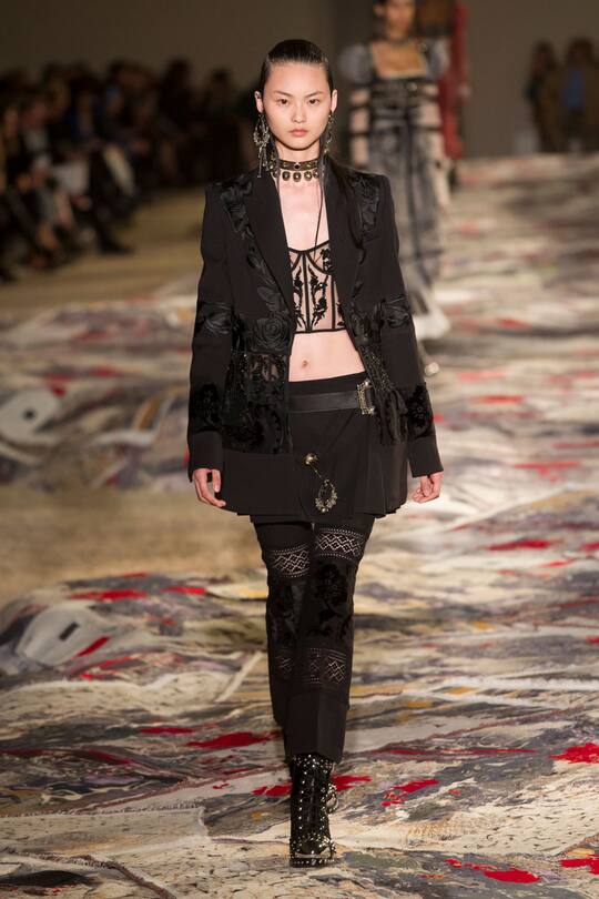 Alexander McQueen Spring Summer 2017 Paris Fashion Week