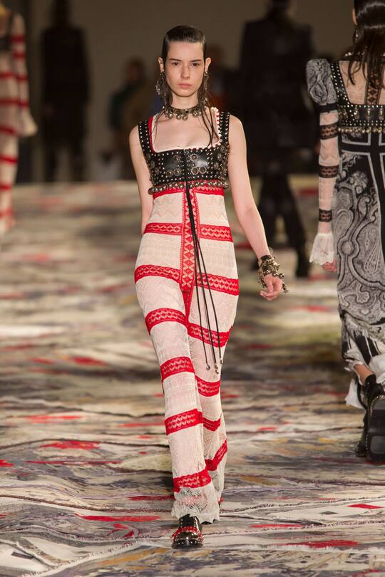 Alexander McQueen Spring Summer 2017 Paris Fashion Week