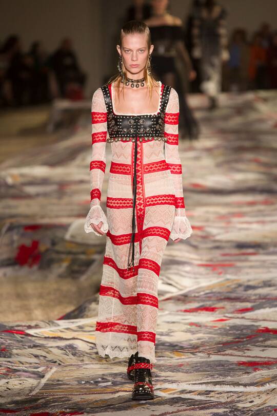 Alexander McQueen Spring Summer 2017 Paris Fashion Week