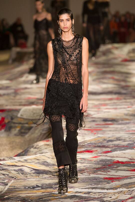 Alexander McQueen Spring Summer 2017 Paris Fashion Week