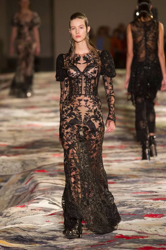 Alexander McQueen Spring Summer 2017 Paris Fashion Week