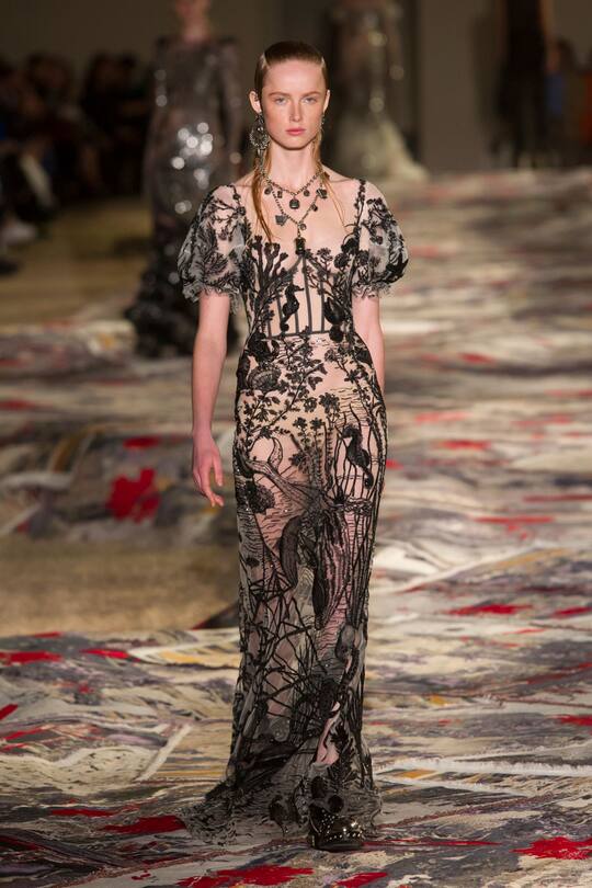 Alexander McQueen Spring Summer 2017 Paris Fashion Week