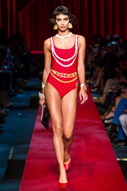 Moschino Frühjahr/Sommer 2017