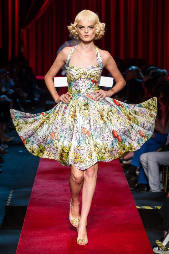 Moschino Frühjahr/Sommer 2017