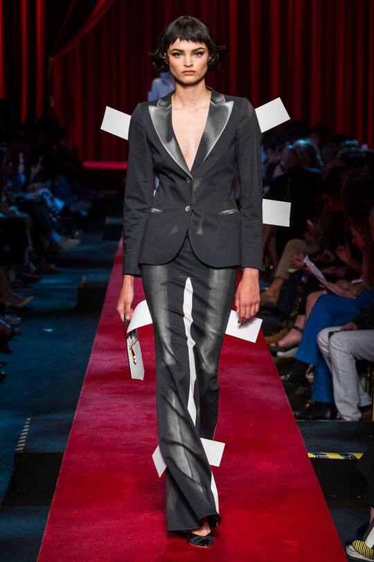 Moschino Frühjahr/Sommer 2017