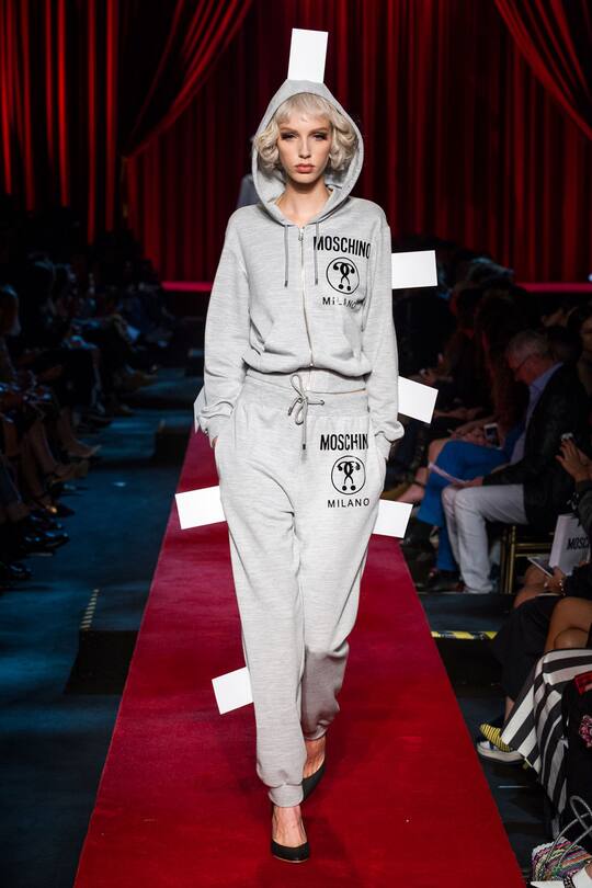 Moschino Frühjahr/Sommer 2017