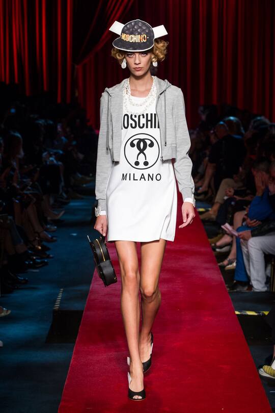 Moschino Frühjahr/Sommer 2017