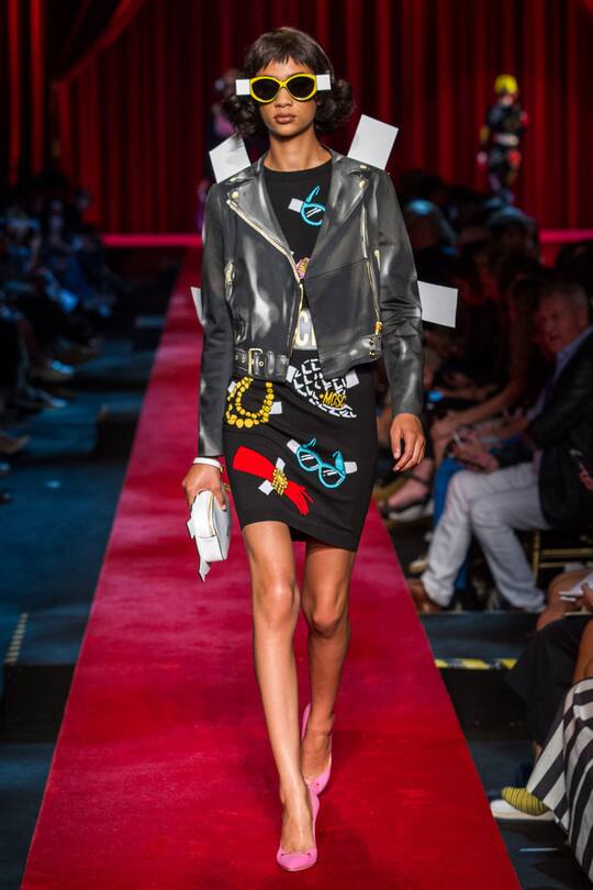 Moschino Frühjahr/Sommer 2017