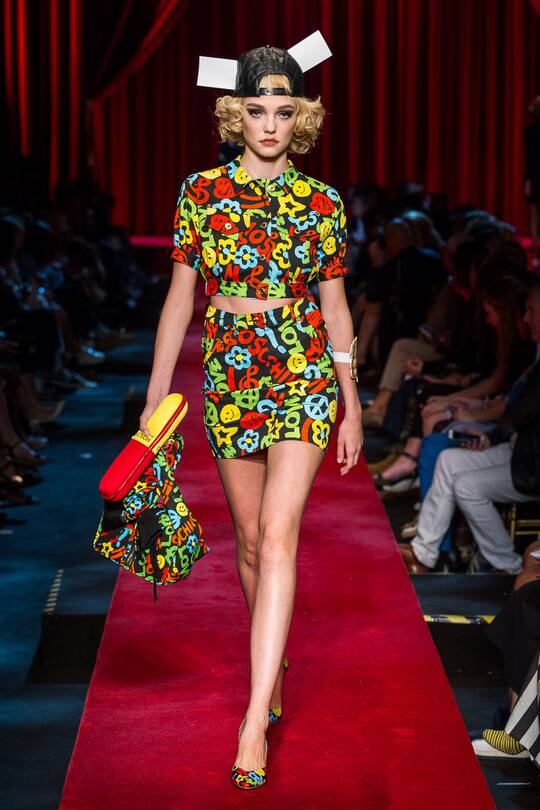 Moschino Frühjahr/Sommer 2017