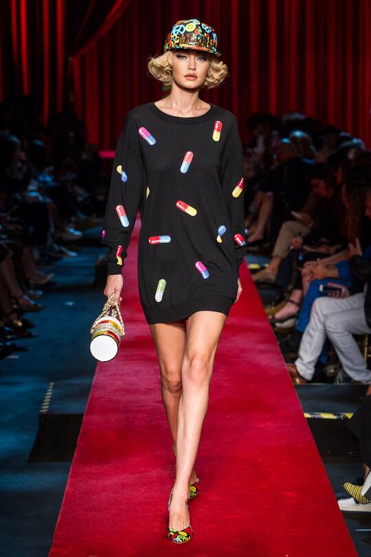 Moschino Frühjahr/Sommer 2017