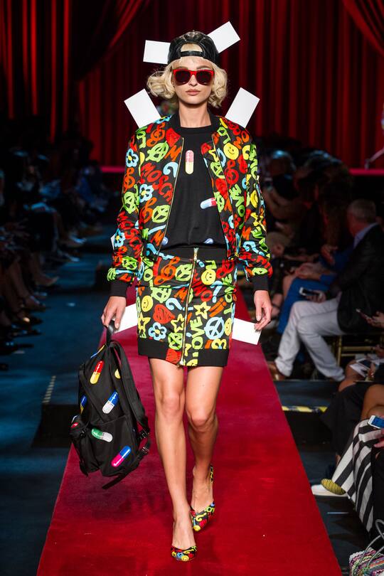 Moschino Frühjahr/Sommer 2017