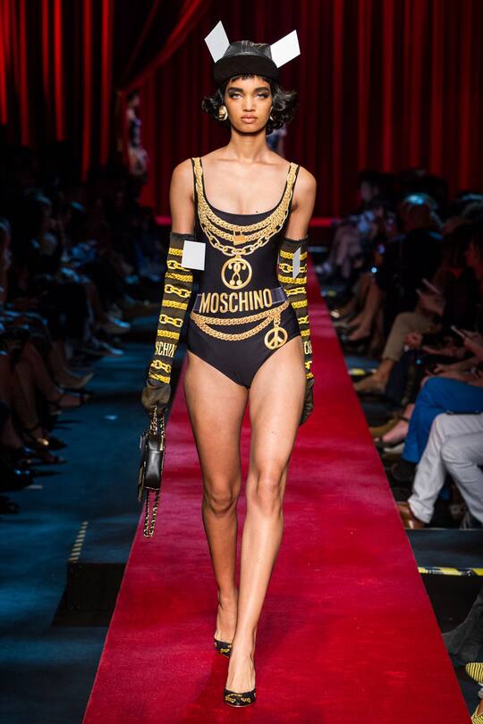 Moschino Frühjahr/Sommer 2017