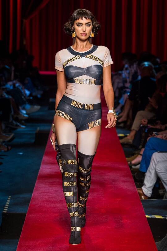 Moschino Frühjahr/Sommer 2017