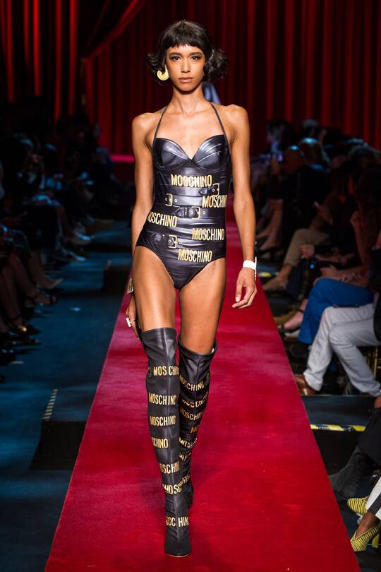 Moschino Frühjahr/Sommer 2017