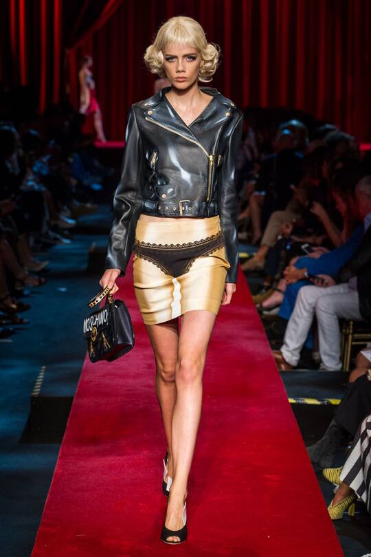 Moschino Frühjahr/Sommer 2017