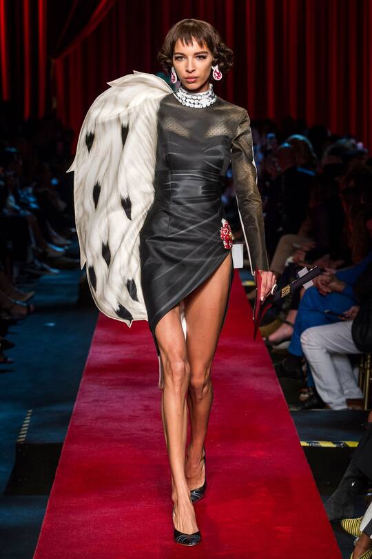 Moschino Frühjahr/Sommer 2017