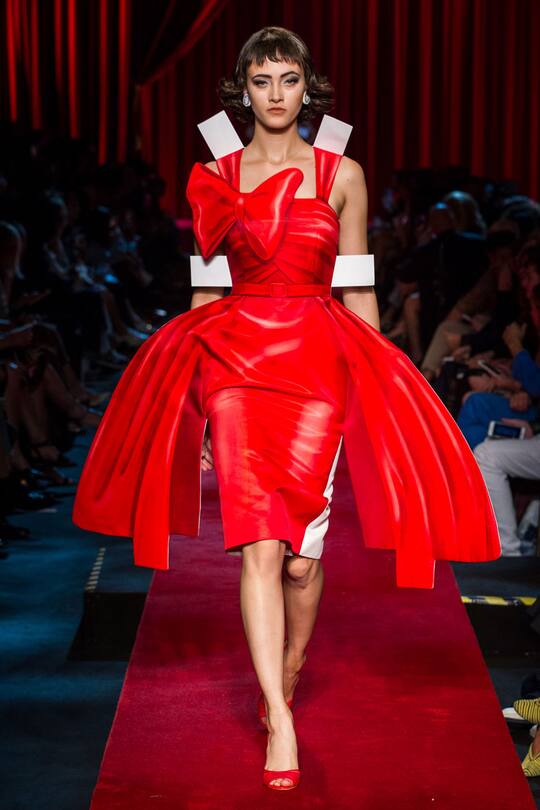 Moschino Frühjahr/Sommer 2017