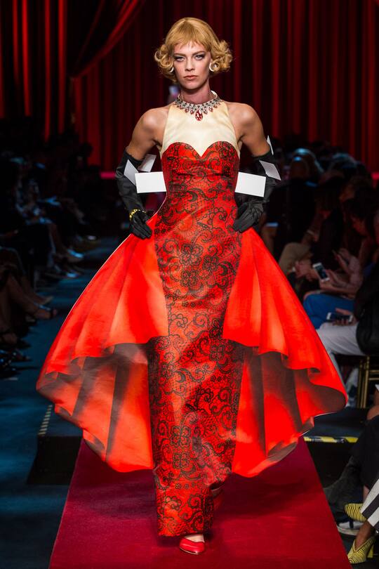 Moschino Frühjahr/Sommer 2017