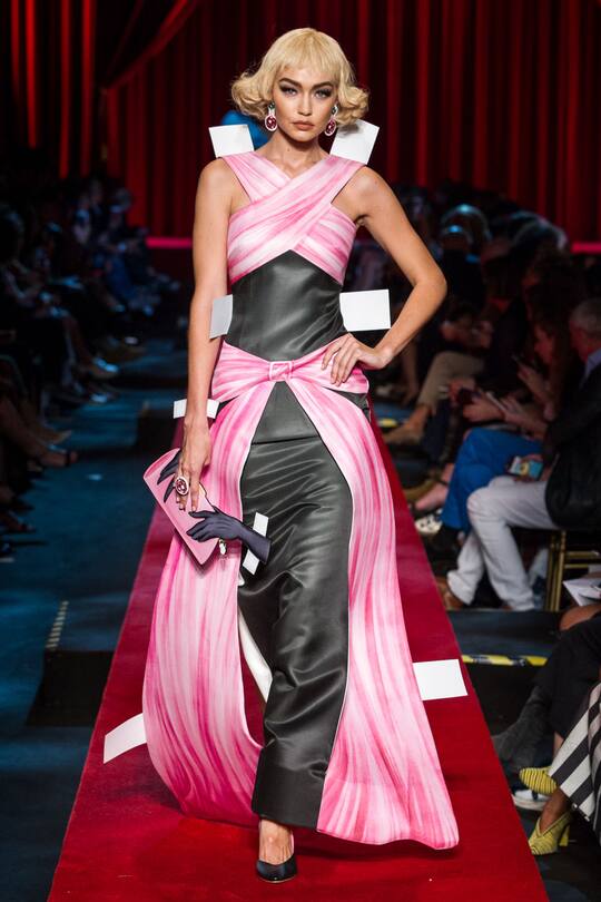 Moschino Frühjahr/Sommer 2017