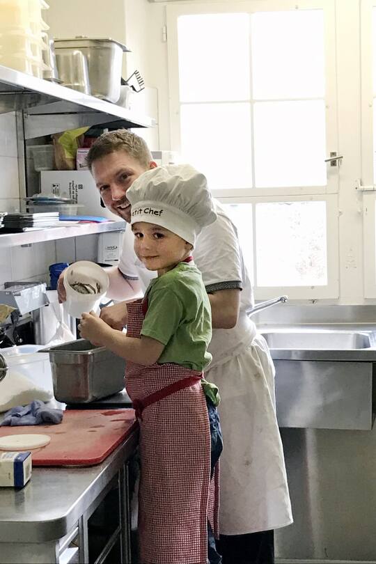 Tobias Buholzer mit Sohn Levi