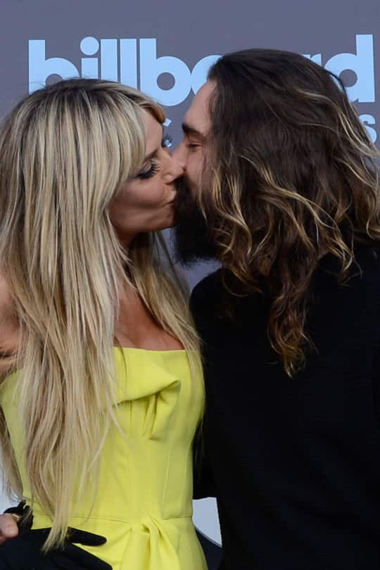LAS VEGAS, NEVADA - MAY 15: Heidi Klum (L) and Tom Kaulitz attend the 2022 Billboard Music Awards at MGM Grand Garden Arena on May 15, 2022 in Las Vegas, Nevada. (Photo by Mindy Small/FilmMagic)