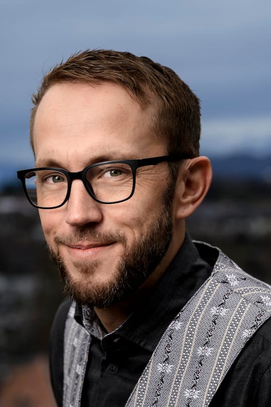 Jodlerclub Maennertreu, Franz Markus Stadelmann Dirigent, Thomas Bachmann,Reto Ruegg, Maecel Blickenstorfer, Fabio Truffer, erster Schwuler Maennerchor, Marzili Bahn, Zytglogge, Gruendungssitzung, zu Hause bei Thomas Bachmann, Bern, 2024, Fotos: Geri Born