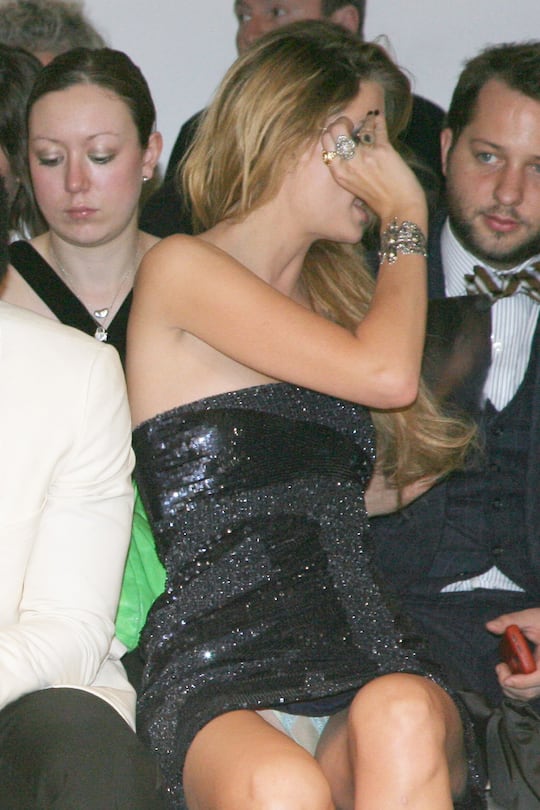 Stars unten ohne Blitzer Mischa Barton