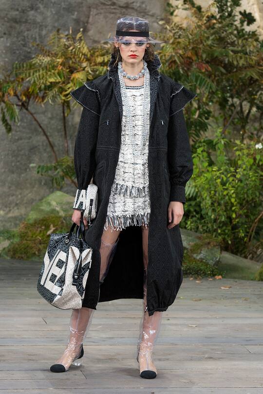 Look von der Chanel Frühjahr/Sommer 2018 Show in Paris
