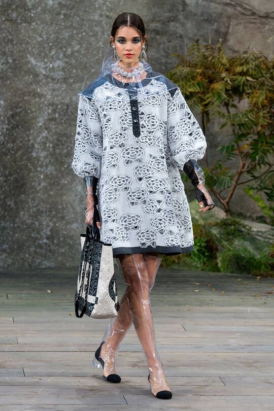 Look von der Chanel Frühjahr/Sommer 2018 Show in Paris