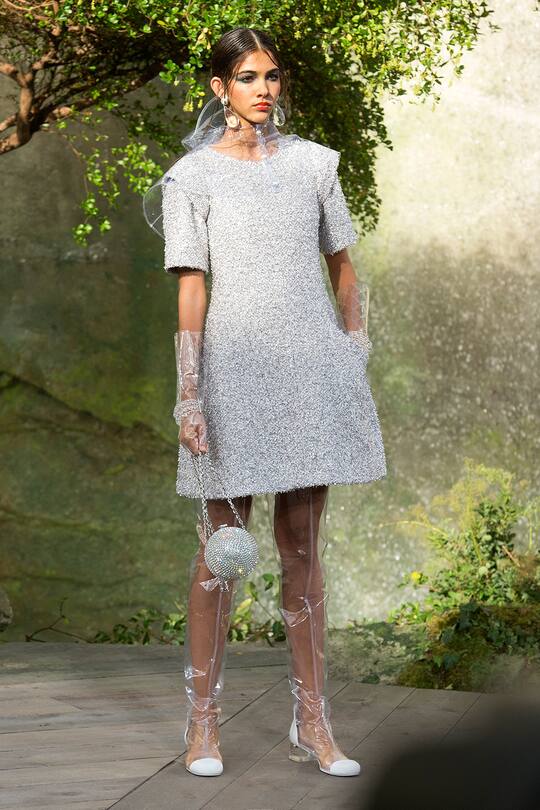 Look von der Chanel Frühjahr/Sommer 2018 Show in Paris