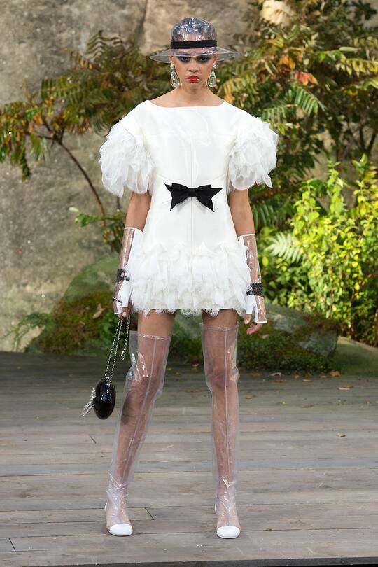 Look von der Chanel Frühjahr/Sommer 2018 Show in Paris